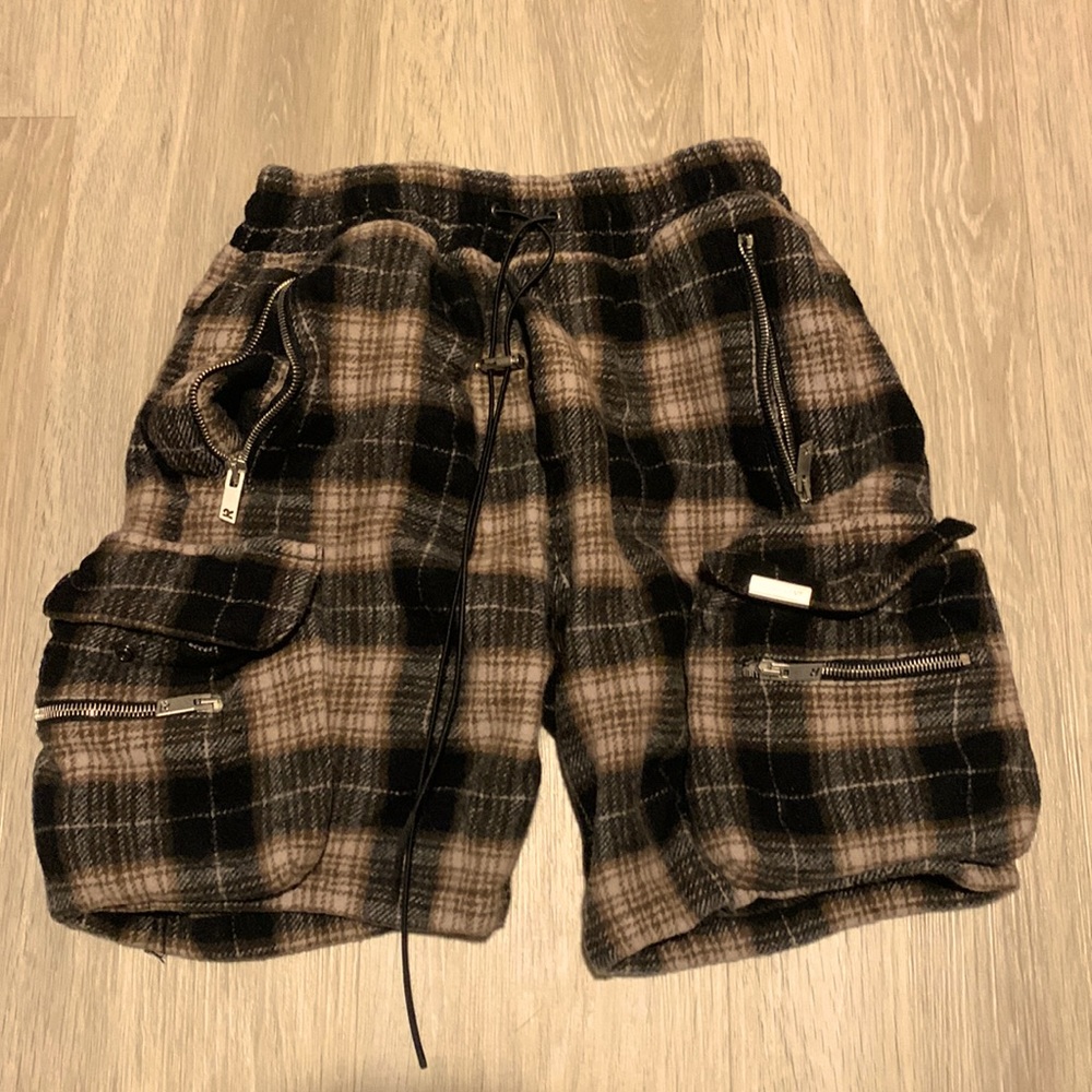 Represent military shorts